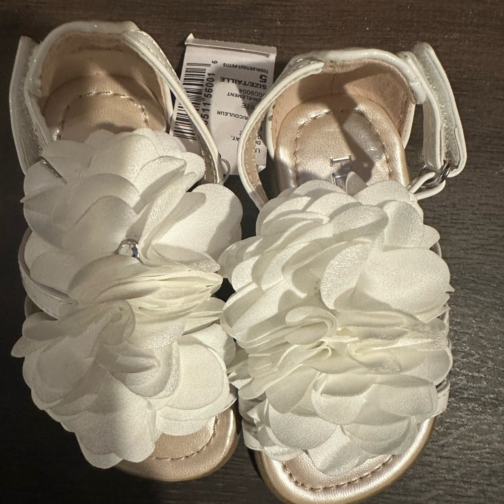 Brand new Children’s place baby girls sandals sz 5 $16